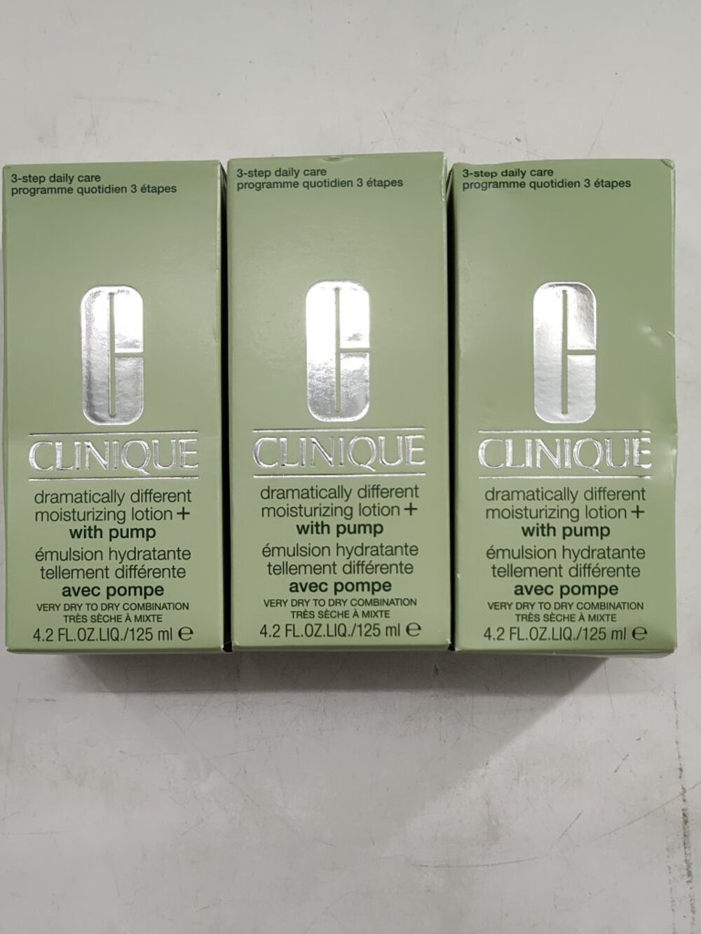 Clinique Dramatically Different Moisturizing Lotion w/pump 4.2oz 3PK  PA#855,856